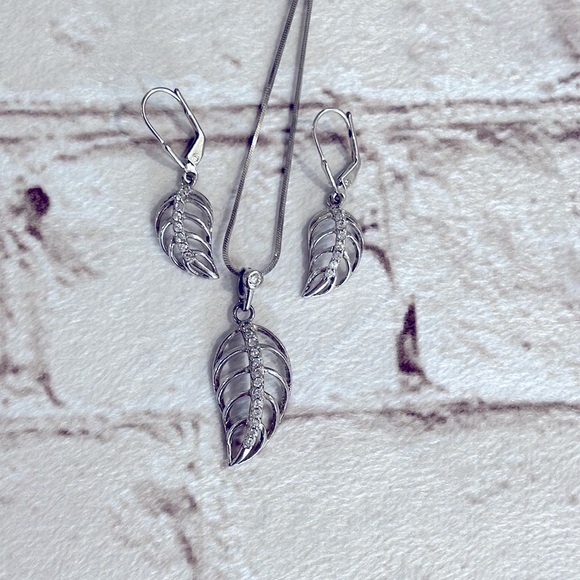 Silver White Gold Leaf Earrings Necklace - Picture 1 of 10